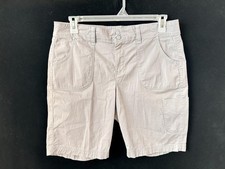Gloria Vanderbilt shorts size 14P gray 5 pockets 9" inseam Bermuda 14 petite