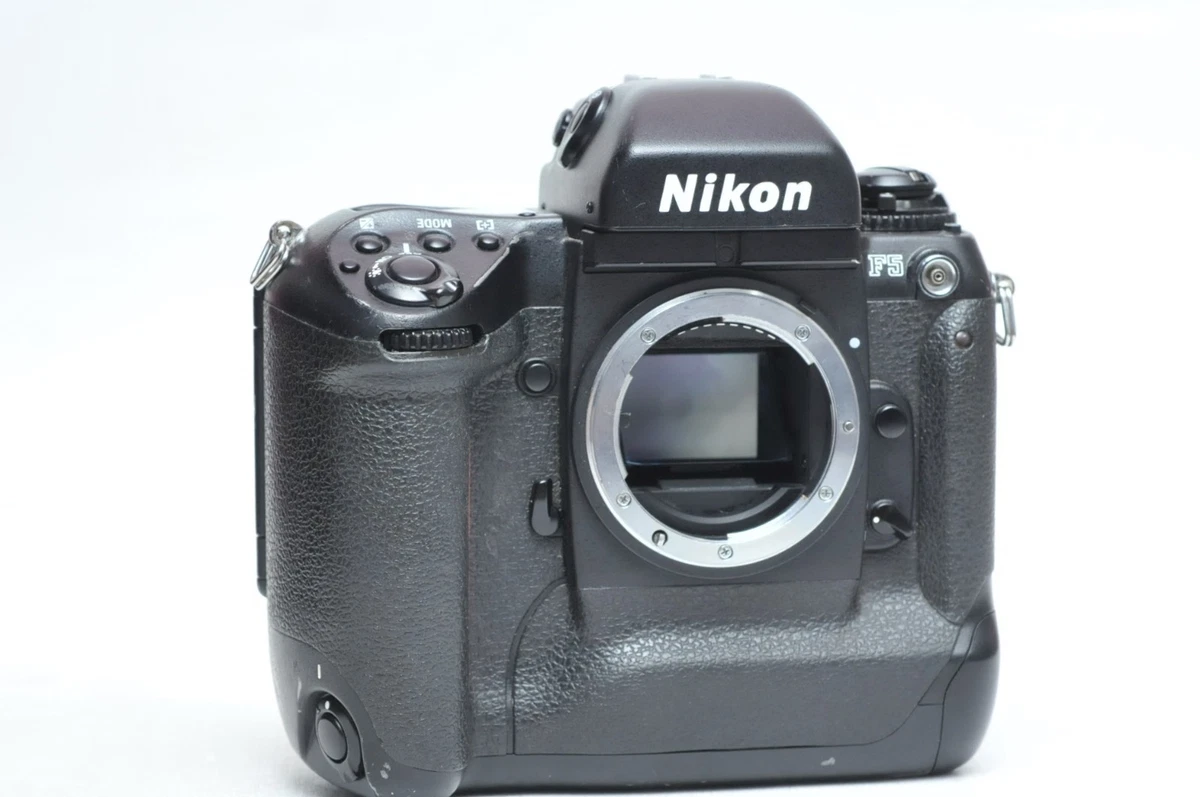 フィルムカメラ Nikon F5 &AF NIKKOR 24-50mm F3.3-4.5D NIKON F5 + AF NIKKOR 24-50mm F3.3-F4.5 ニコン AF一眼レフカメラ