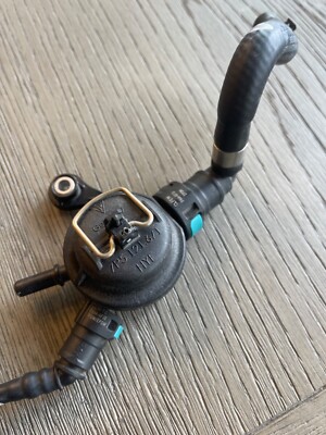 2015 -2019 Porsche Macan 911 PANAMERA Engine Coolant Air Bleeder