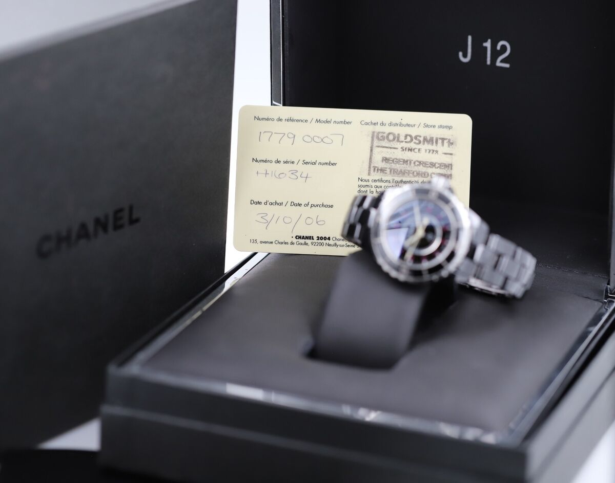 CHANEL J12 Quartz Date Black Ceramic 33mm - 12P Ruby Dial CHANEL J12 Quartz Date Black Ceramic 33mm - 12P Ruby Dial