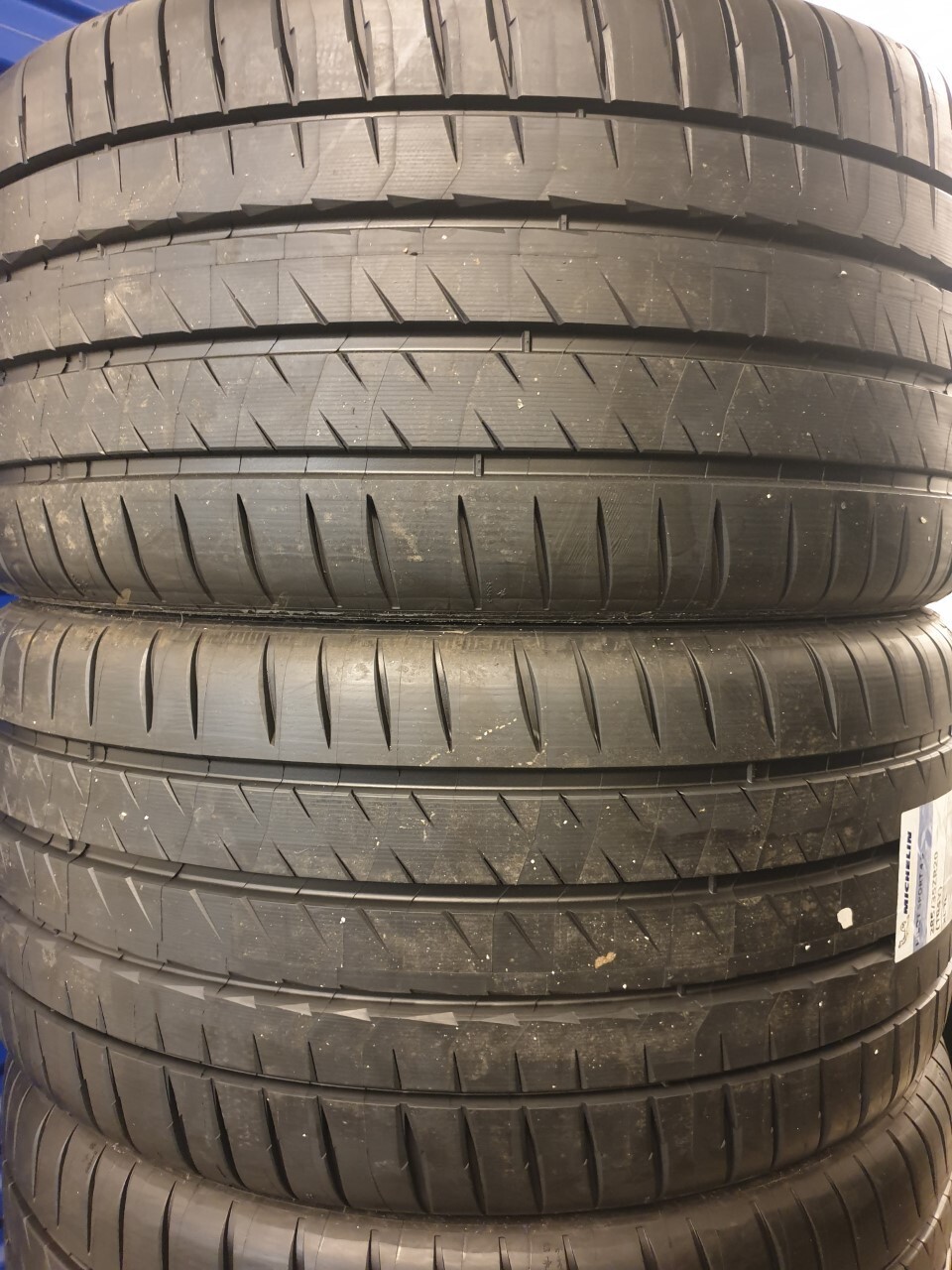 NEW CAR TYRE MICHELIN PILOT SPORT 4S 285 35 ZR20 XL 104Y UHP 285 35 20 new-car-tyre-michelin-pilot-sport-4s-285-35-zr20-xl-104y-uhp-285-35-20
