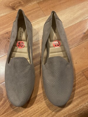 Me Too Sutton Desert Taupe Flats Shoes Nubuck Casual Yazi 10M NWOB