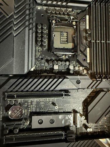 ASUS ROG Maximus XIII Hero LGA 1200 Intel Motherboard - Bild 4 von 6
