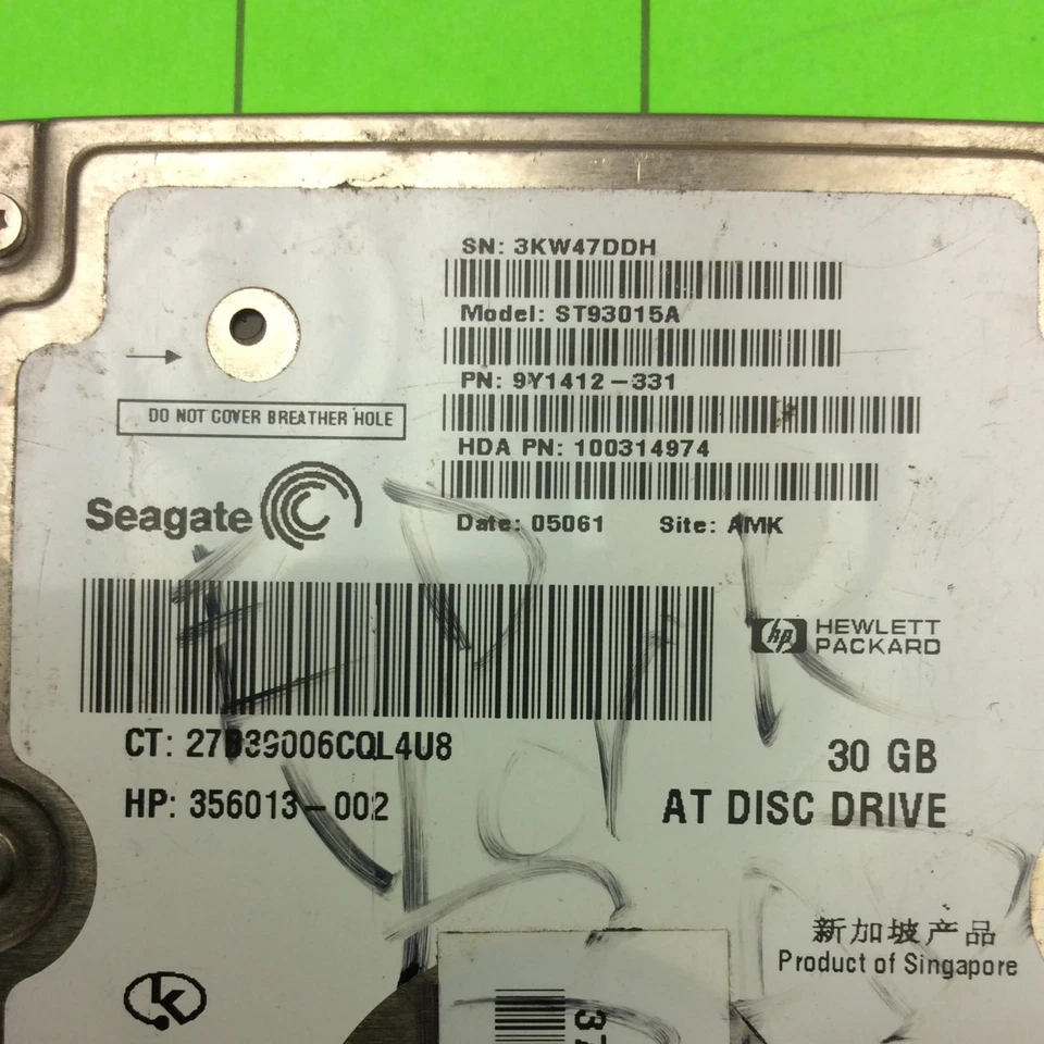 Laptop Computer Seagate ST93015A 356013-002 30GB IDE PATA Hard Disk Drive - Image 2 of 4