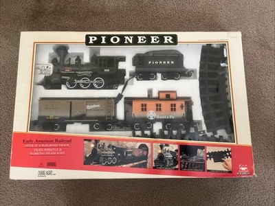 Vintage 1995 Pioneer Early American Railroad Train Set Number 180  W/BOX.