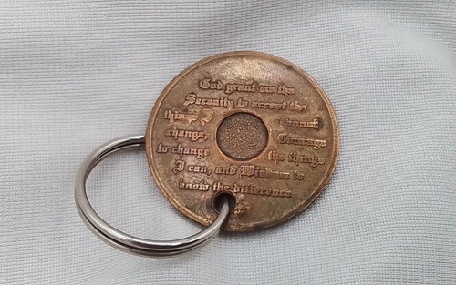 VI ROMAN 6 YEAR AA ALCOHOLICS ANNAMOUS VTG BRASS RECOVERY RECOGNITION KEYCHAIN - Picture 3 of 11