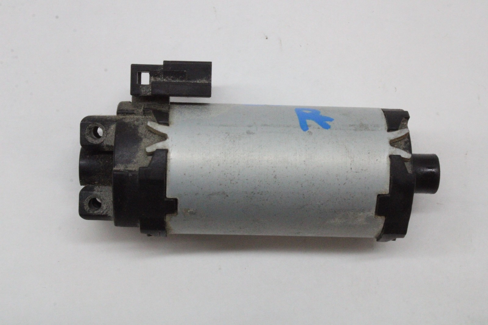 2022 MASERATI LEVANTE FRONT RIGHT SEAT ADJUST MOTOR OEM 17 18 19 20 21 22 23 24