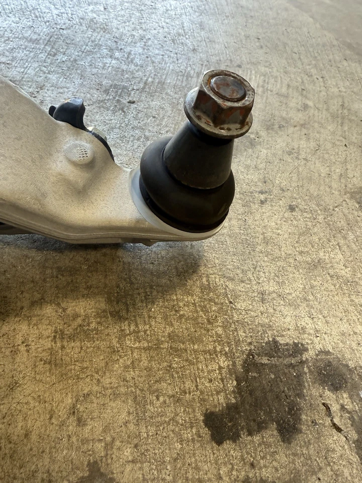 2011-2019 INFINITI Q70 Q70L M37 M56 AWD RIGHT PASS FRONT LOWER CONTROL ARM USED - Image 3 of 3