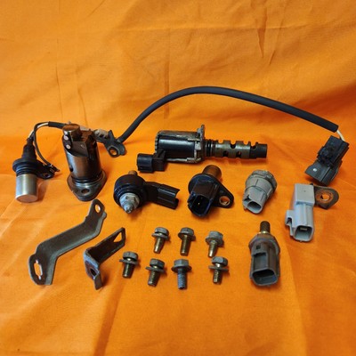 2004 Toyota Corolla 1.8L Sensor Lot Cam Crank VVTI Knock Temp Oil 1ZZFE Hardware