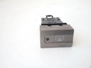 NISSAN X-TRAIL T30 Schalter für Heckscheibenheizung NILES06016 2.18 20371026