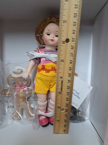 Madame Alexander 8” Doll 48285 - You Can’t Catch the Gingerbread Man New In Box - Picture 9 of 13