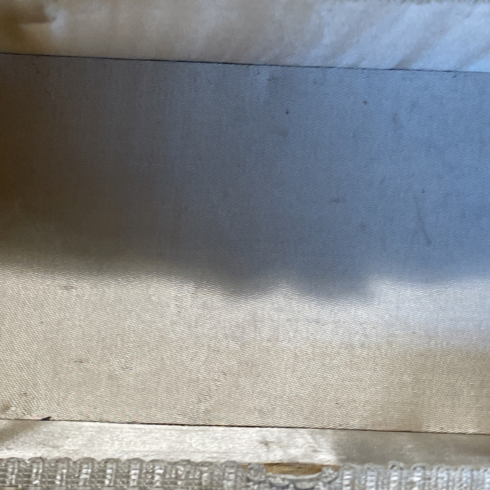 VTG Woven Wicker Sewing Box Storage Basket Hinged Lid Satin Lining 9X5X3.5"