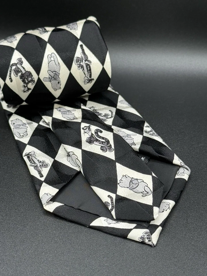 Vintage Disney Winnie the Pooh Gravata Tigre Seda Preto Branco 57,5” X 4” Arlequim - Imagem 2 de 4