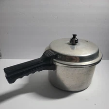 Vintage 1960s Pressure Cooking Pan Pot Model 620.41 by Maid of Honor Sears 4Qt 
