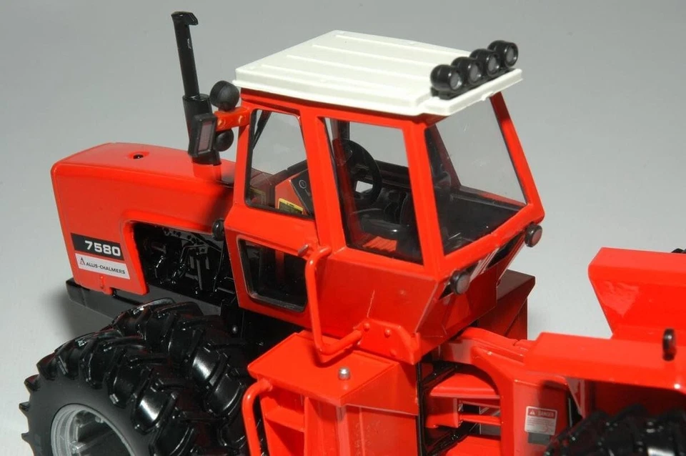 Ertl 1:32 - Trattore articolato Allis-Chalmer 7580 Ruote gemelle - Immagine 4 di 4