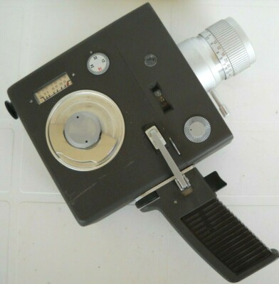 *1970`s RICOH AUTO ZOOM STAR 8mm CINE CAMERA, MOTOR/FILM RUN BUTTON WORKING OK**