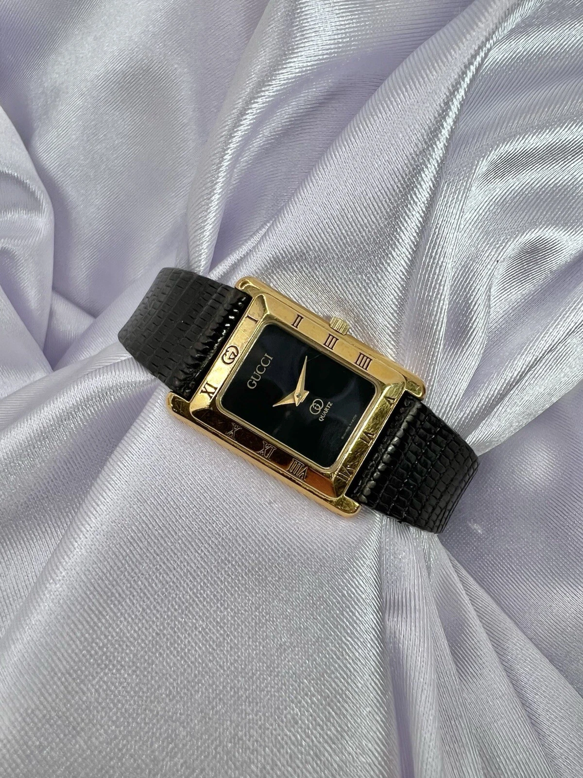 Montre débardeur femme vintage Gucci 4200 FL plaqué or chic