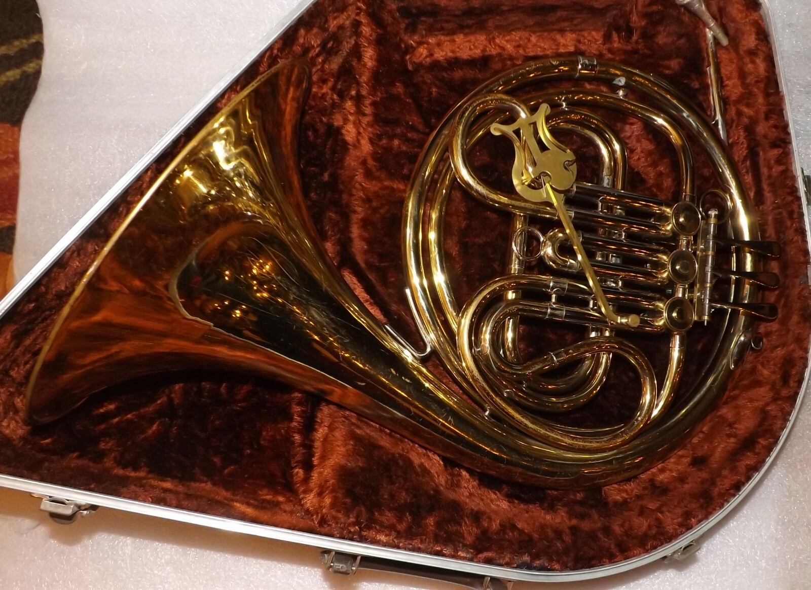 Olds Ambassador French Horn w/ case mouthpiece accessories. USA. Good