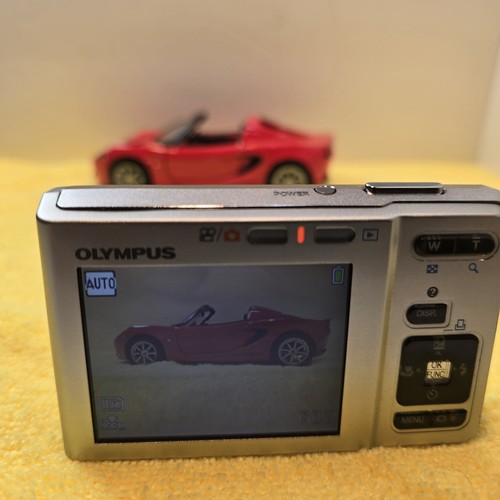 Olympus FE-360 8.0MP - Silver, 3X Optical Point & Shoot Digital Camera Tested - Bild 7 von 8