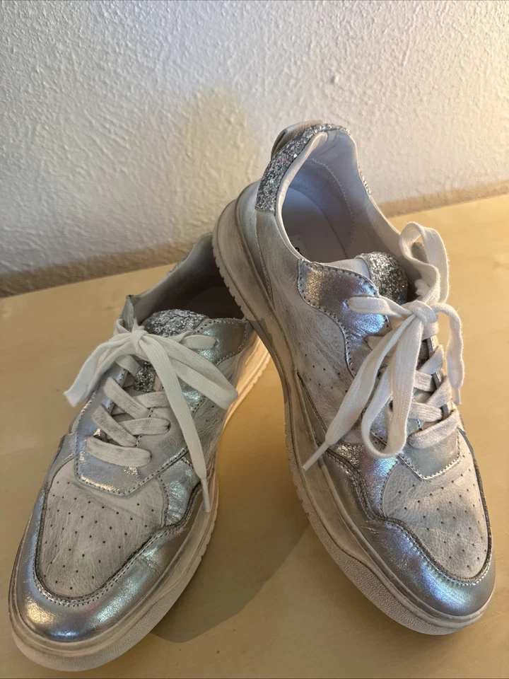 Steve Madden Mujer’s Tenis Metal Plata Brillos Talla 8 Foto 2 de 4