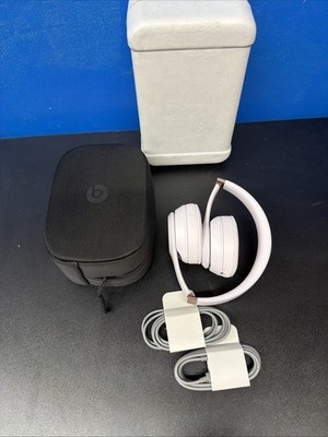 Beats by Dr. Dre Solo 4 - Wireless Bluetooth On-Ear Headphones Cloud Pink