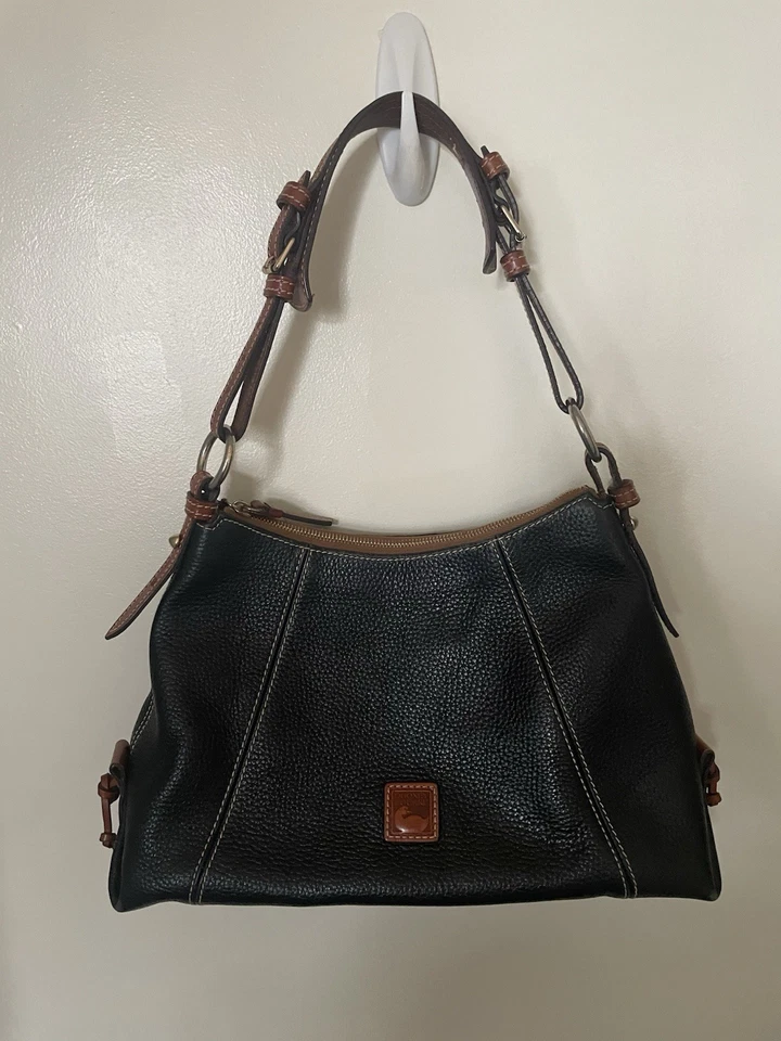 Bolso de Mano Dooney & Bourke East West Cartera Cuero Guijarro Negro Bolso Hobo Inclinado 
