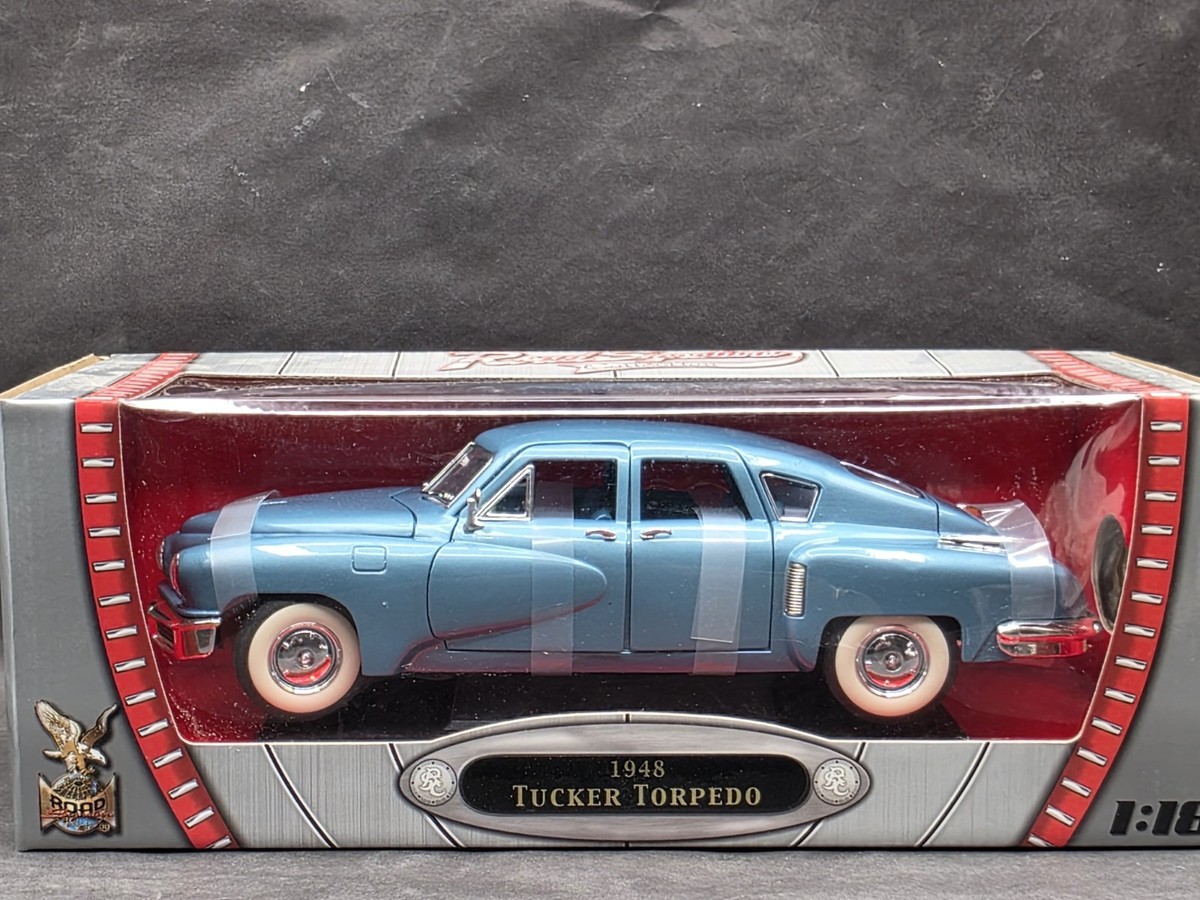 Road Signature 1948 Tucker Torpedo Blue Tin Goose 1:18 Scale
