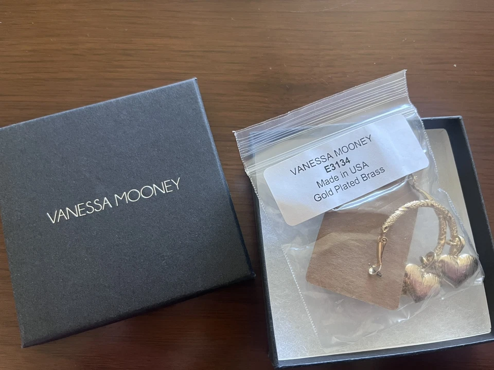 Pendientes corazón vanessa mooney Foto 2 de 2
