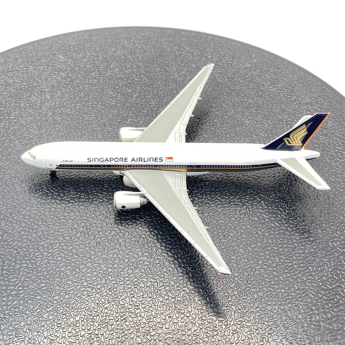 herpa wings 1/500 Boeing 777-200 Jubilee Singapore Airline Diecast