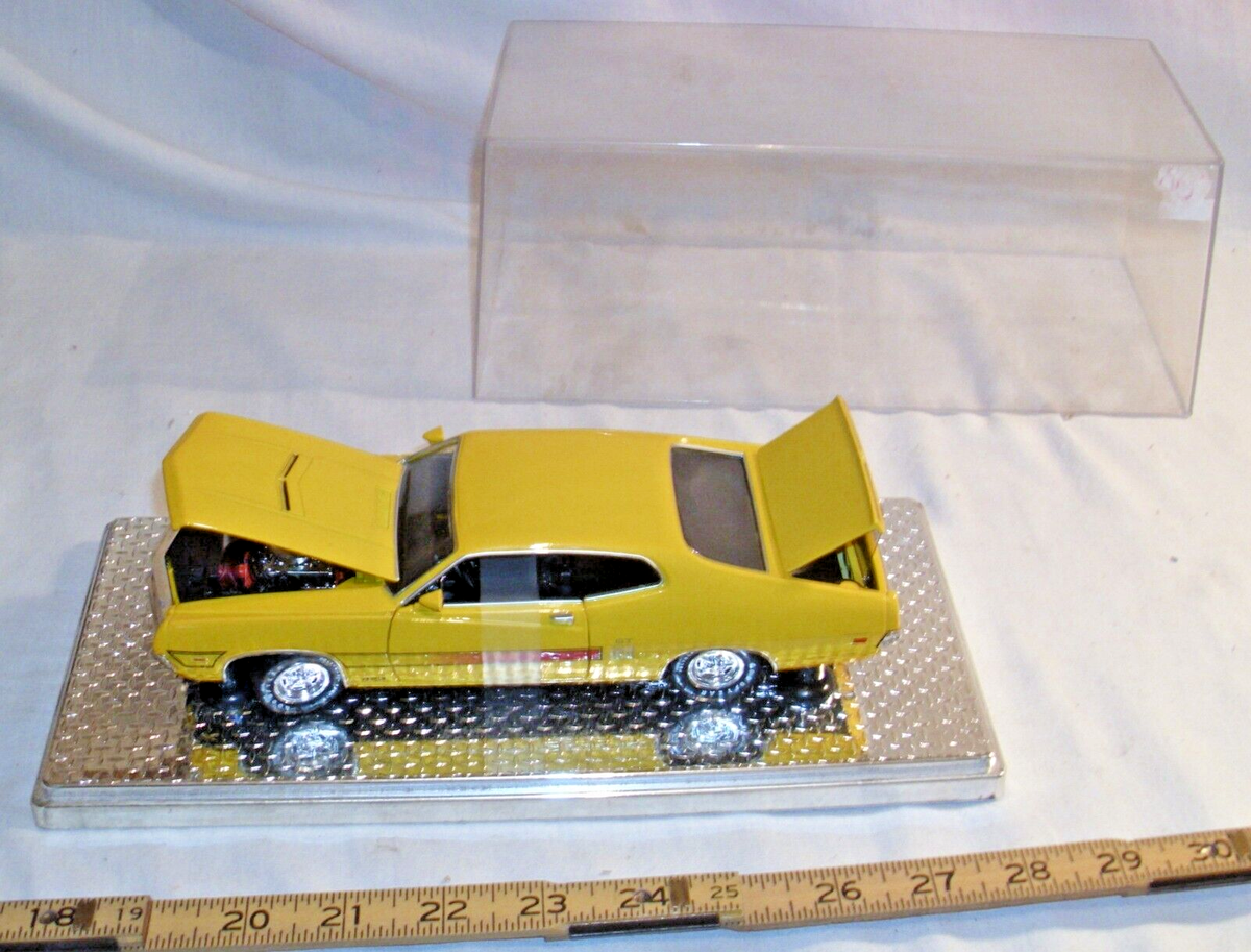 LINDBERG FORD TORINO GT 429 COBRA JET CAR DIE CAST MODEL TOY WITH