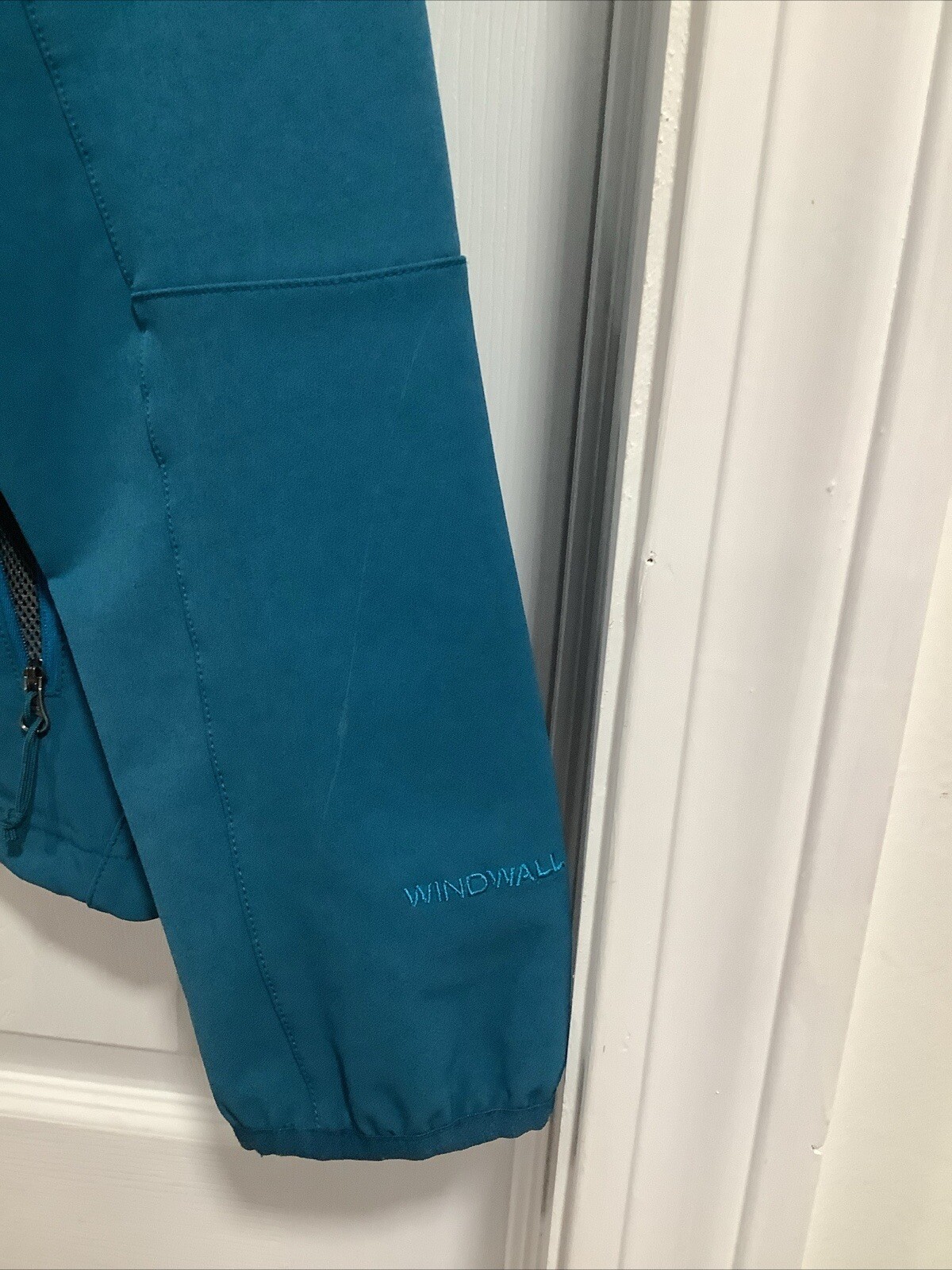 The North Face Softshell Windwall Windproof Polye… - image 3