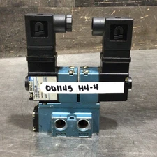 2 PC MAC VALVES INC PME-111JB VALVE 1229170739 WITH MACC 926B-PM-592JB