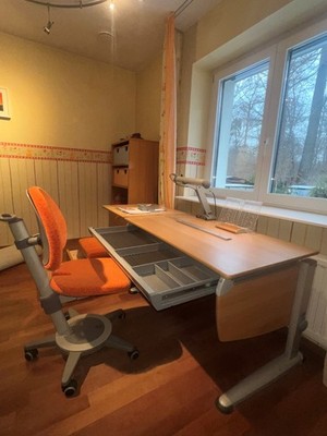 NEUWERTIG:  Moll Schreibtisch Buche massiv, Ansteckplatte, Rollcontainer, Stuhl