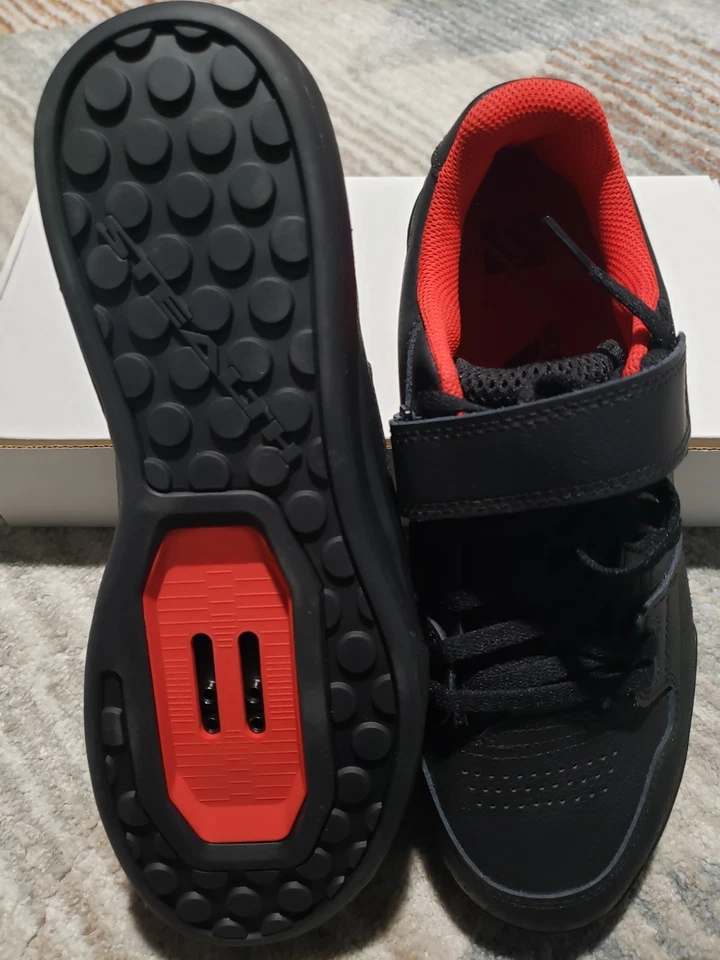 Zapato de bicicleta de montaña Adidas Five Ten 5.10 Hellcat para hombre talla 9 FW3756 negro rojo nuevo con etiquetas Foto 3 de 4