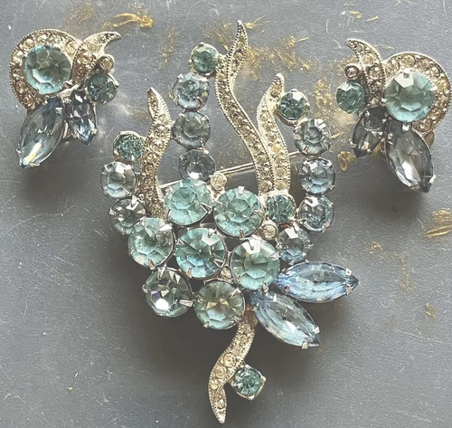 Vintage Eisenberg Ice blue and clear rhinestone brooch and clip earrings