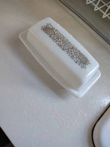 VINTAGE PYREX Woodland Butter Dish W/ Lid  72-A Mint Condition USA Made