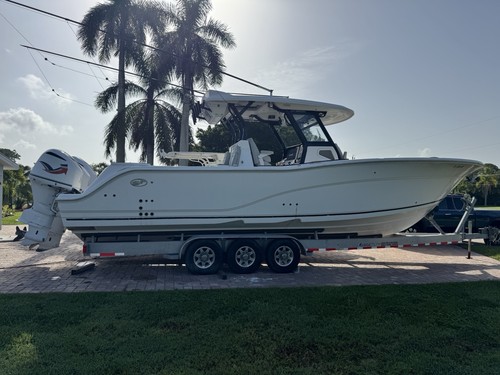 Sea Fox 368 Commander 2021 Trip Yamaha 300’s 285hrs Sea keeper, Generator A/C