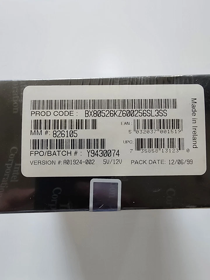 Intel Pentium III Xeon 600mhz with 256k cache Vintage New-in-Box - Image 3 of 3