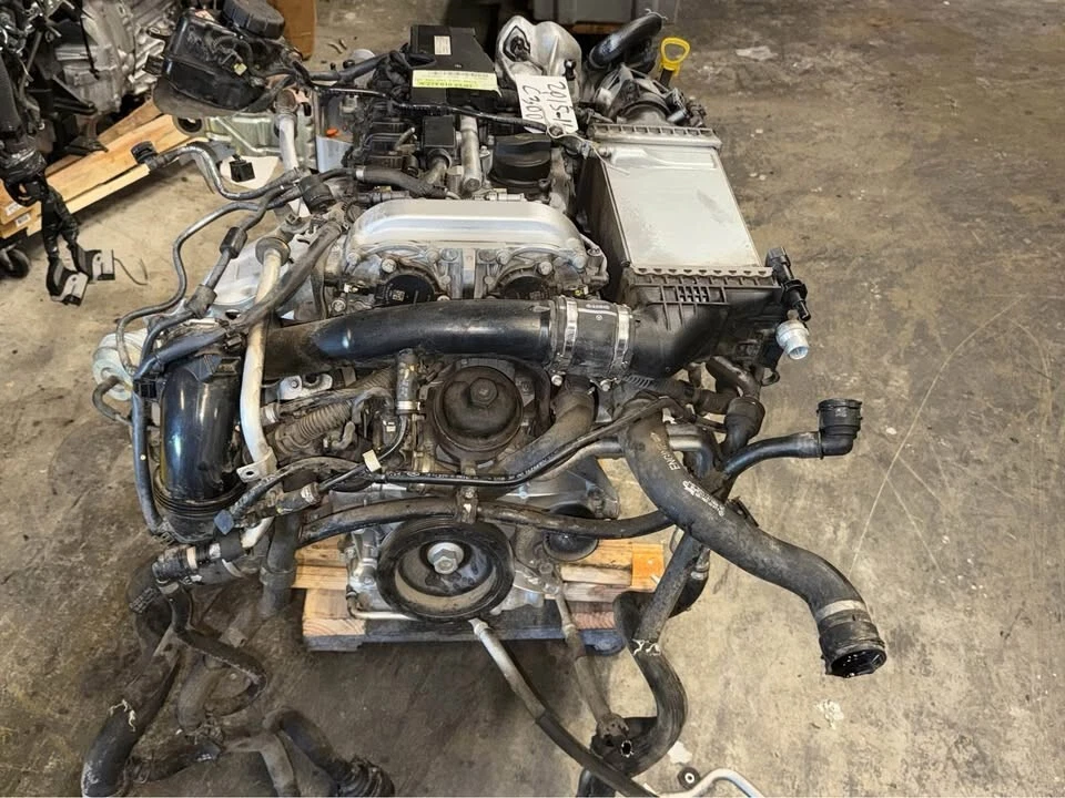 Mercedes-Benz Clase C C300 2015 sedán motor de 2,0 L 4 cilindros fabricante de equipos originales 72 k millas Foto 4 de 4