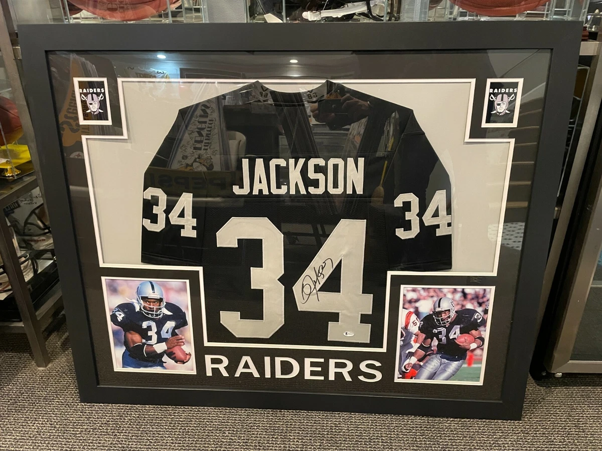 BO JACKSON OAKLAND RAIDERS 43X36 NICELY FRAMED SIGNED JERSEY