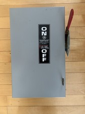 NEW General Electric 60 Amp 240-Volt Fusible General-Duty Safety Switch TG3222