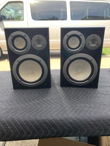 flea market bookshelf speaker