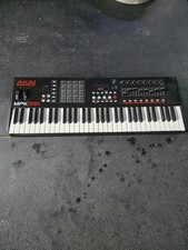 AKAI Professional MPK261 Keyboard Controller 61 Key Unit Only No Cord