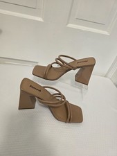NWT Abound Austyn Strappy Block Heel Sandals Size 8, Modern, Stylish
