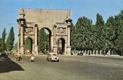 Postcard Munich Ludwigstrasse Victory Gate without Bavaria/Lions! circa 1950
