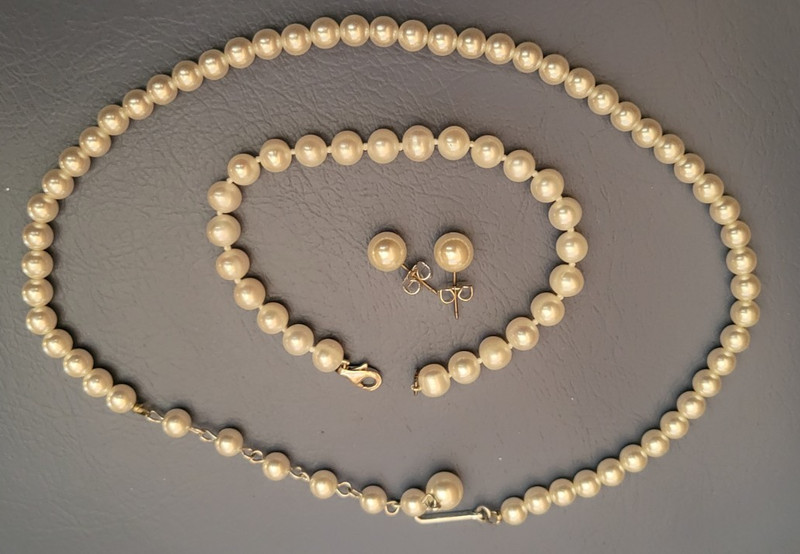 3 piece Costume Jewelry Pearl Necklace & Earrings & Bracelet Set 