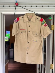 Boy Scouts of America BSA Men's Shirt Tan Medium 15-15 1/2 Sewn Patches