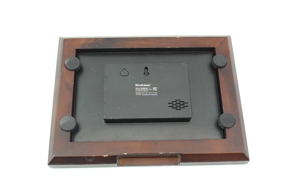 Brookstone FSM08ESB 8" Photo Share Frame - Image 3 of 4