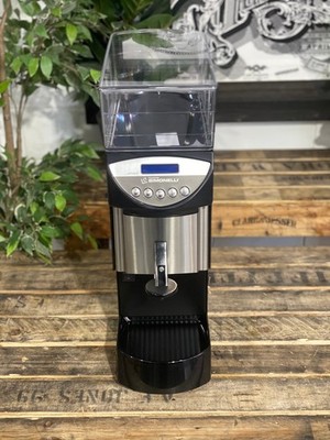 NUOVA SIMONELLI MYTHOS M PRESS BASIC BRANDNEU SCHWARZ ESPRESSOMÜHLE