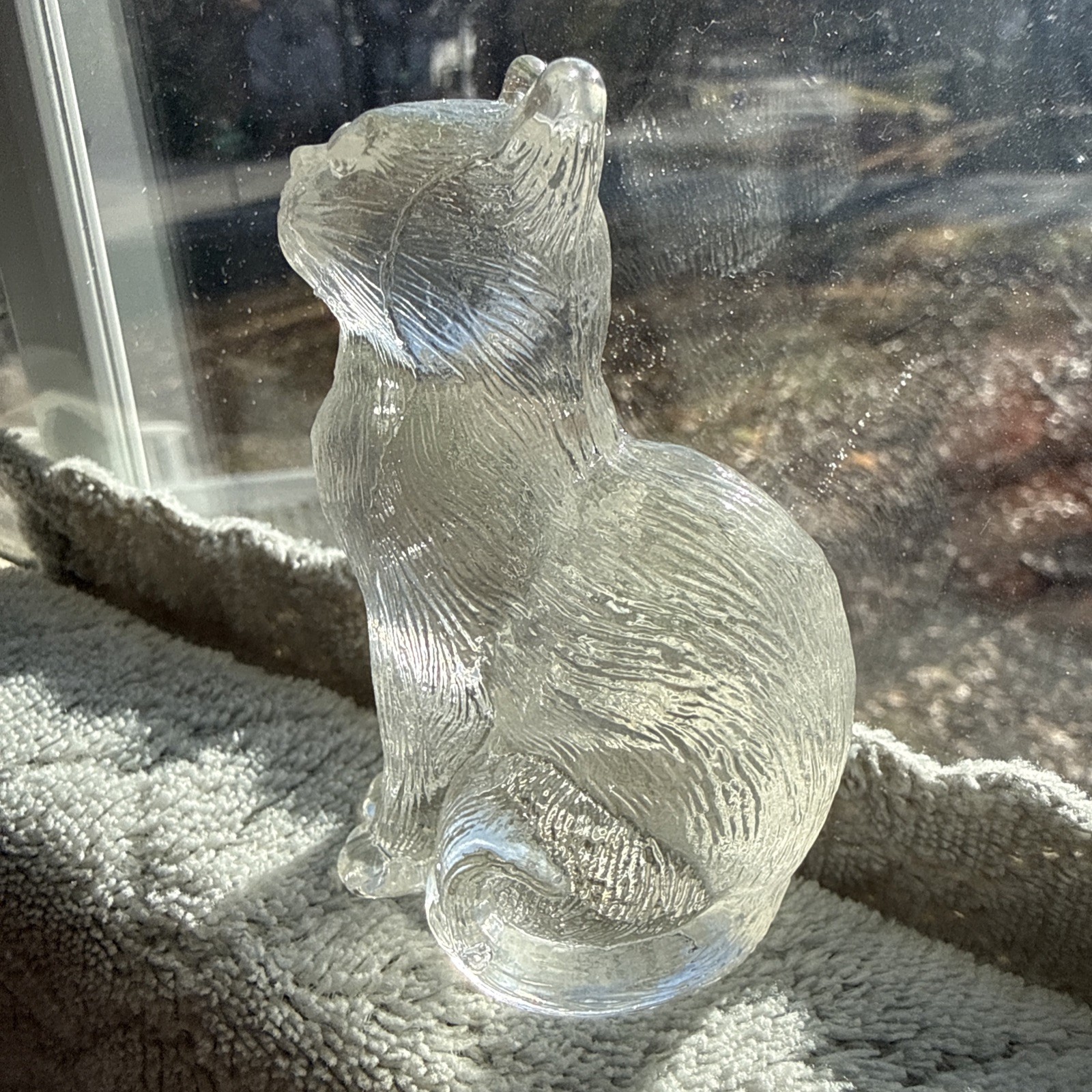 Vintage Mosser Sitting Cat #101 Original Crystal Glossy Bottom M Stamp Plunge